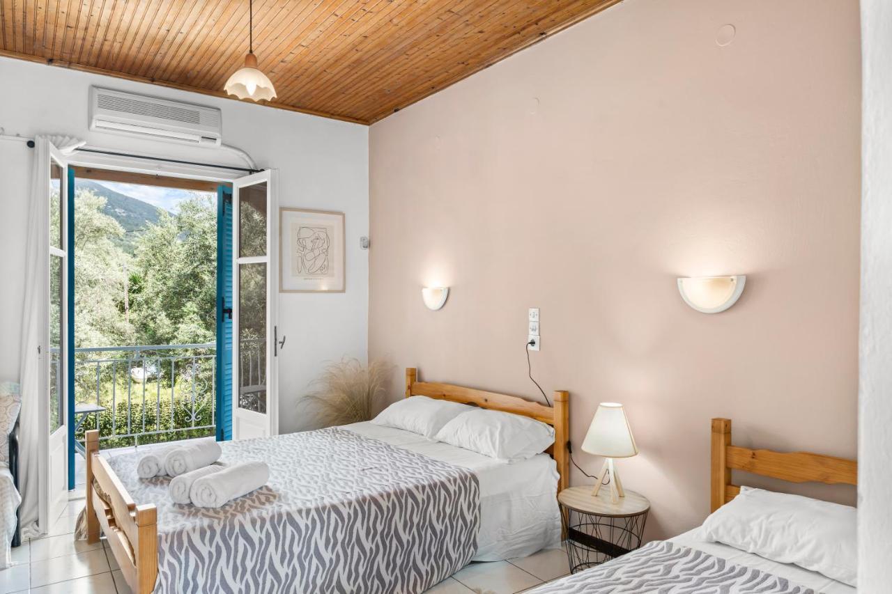 מיקרוס גיאלוס Oceanis Rooms מראה חיצוני תמונה