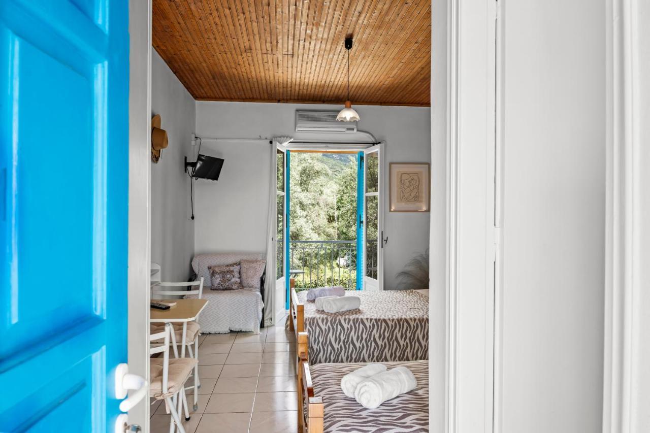 מיקרוס גיאלוס Oceanis Rooms מראה חיצוני תמונה