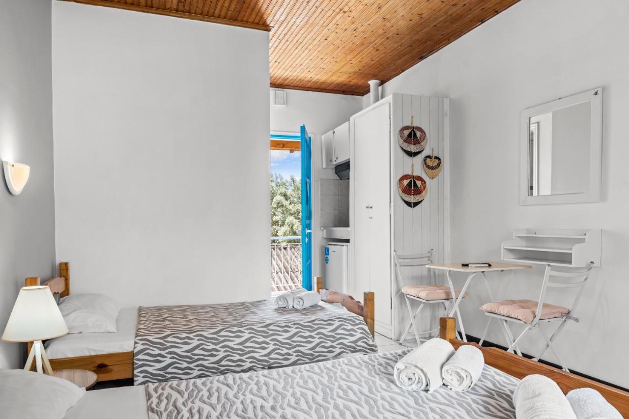 מיקרוס גיאלוס Oceanis Rooms מראה חיצוני תמונה