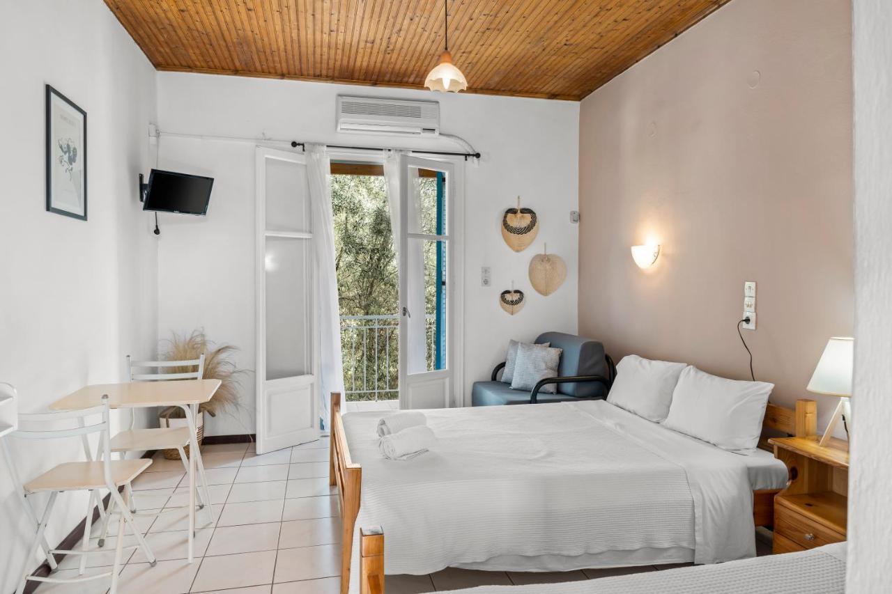 מיקרוס גיאלוס Oceanis Rooms מראה חיצוני תמונה