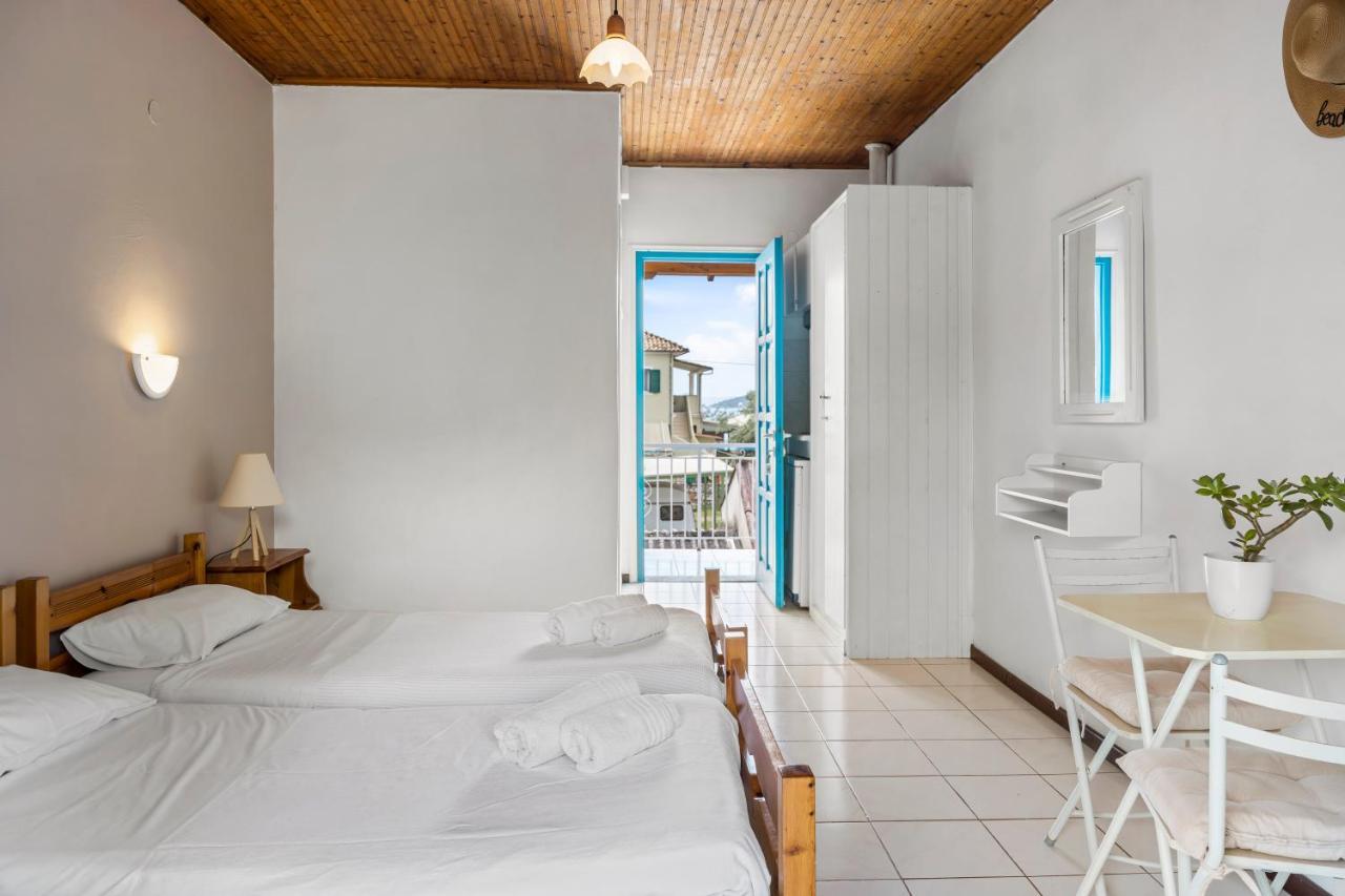 מיקרוס גיאלוס Oceanis Rooms מראה חיצוני תמונה