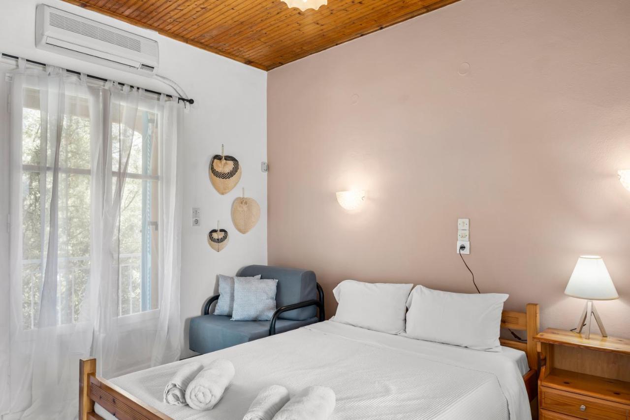 מיקרוס גיאלוס Oceanis Rooms מראה חיצוני תמונה