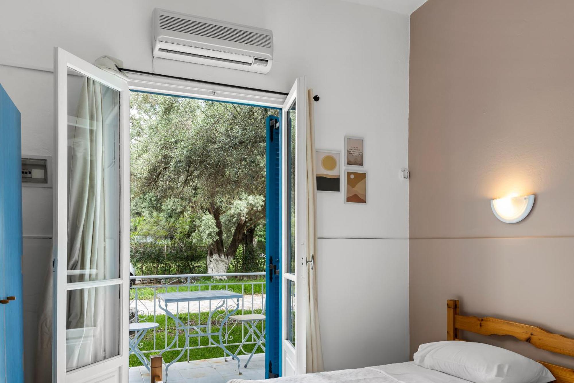 מיקרוס גיאלוס Oceanis Rooms מראה חיצוני תמונה