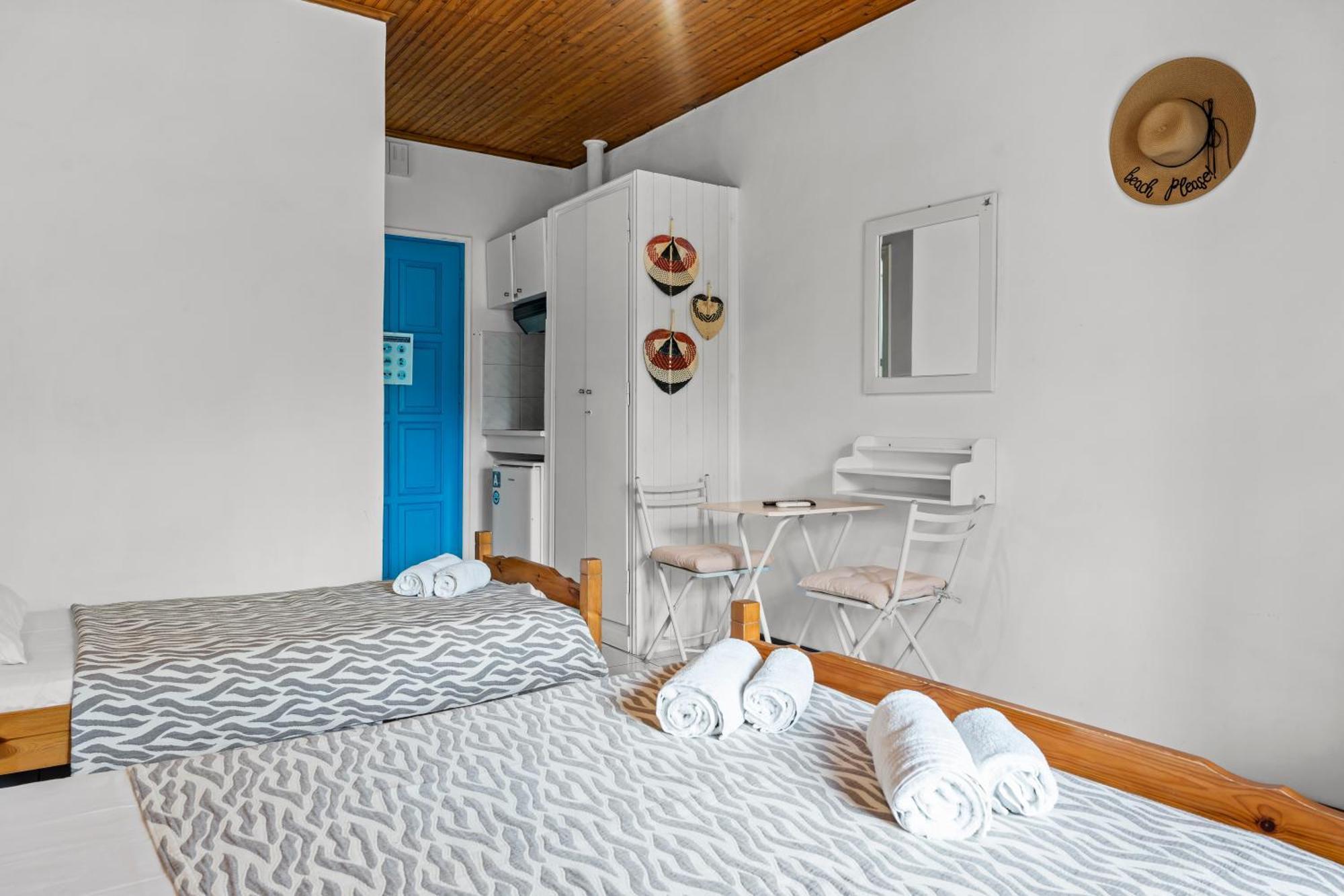 מיקרוס גיאלוס Oceanis Rooms מראה חיצוני תמונה